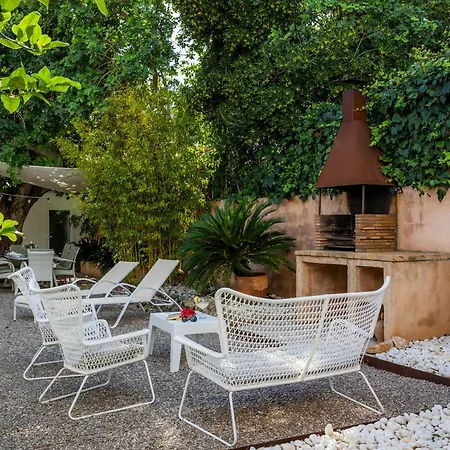 Es Claper 펜션 칼라 라트자다